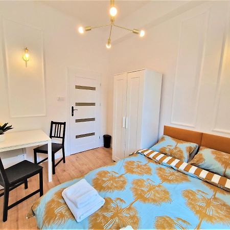 J&W Apartments Swietojanska Rooms Varsovie Extérieur photo