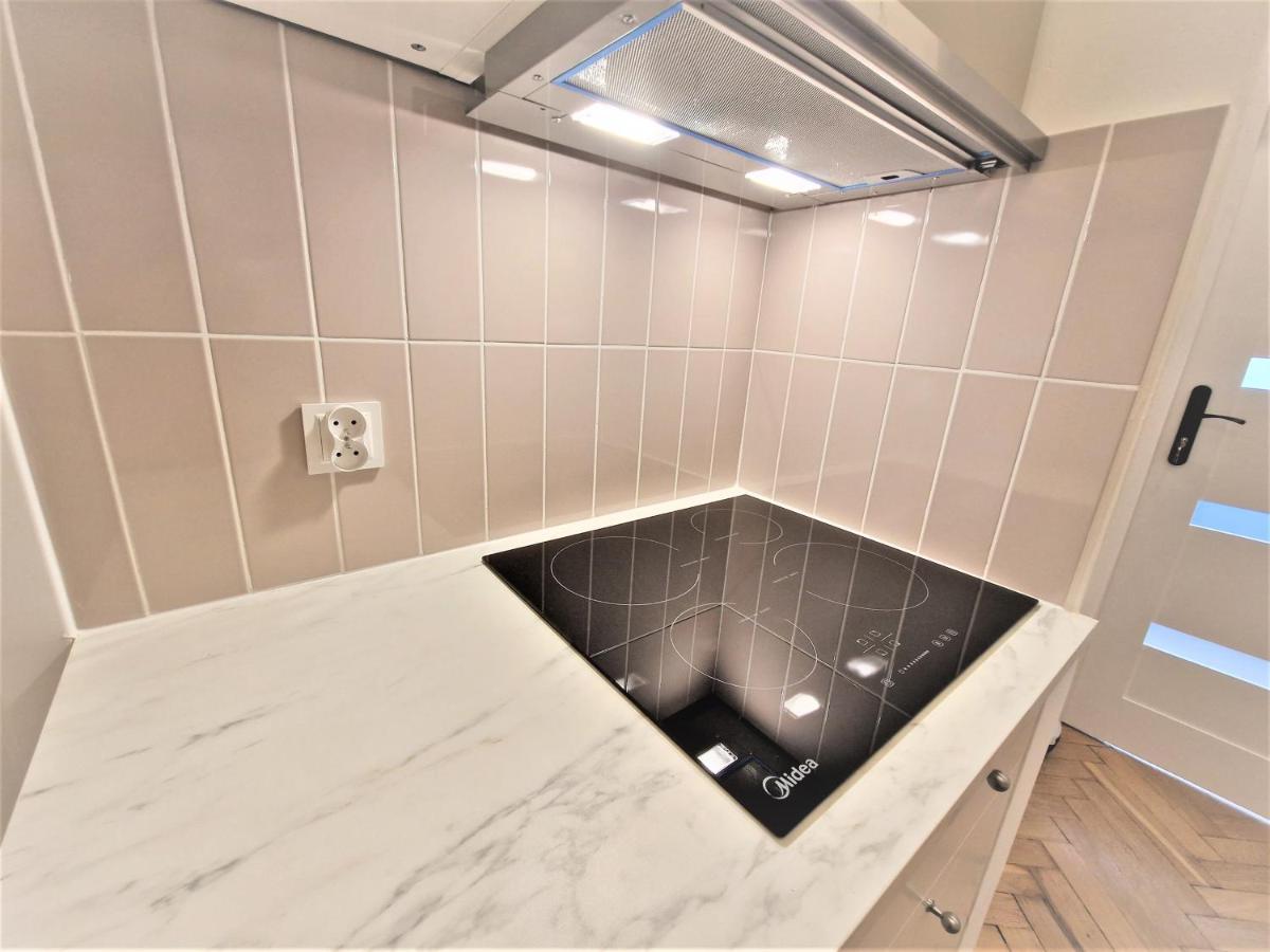J&W Apartments Swietojanska Rooms Varsovie Extérieur photo
