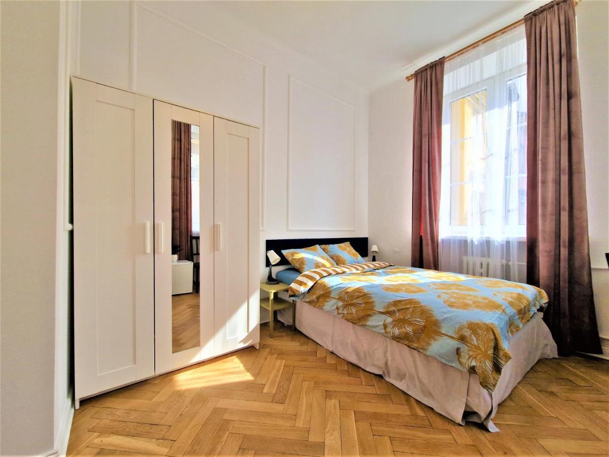 J&W Apartments Swietojanska Rooms Varsovie Extérieur photo