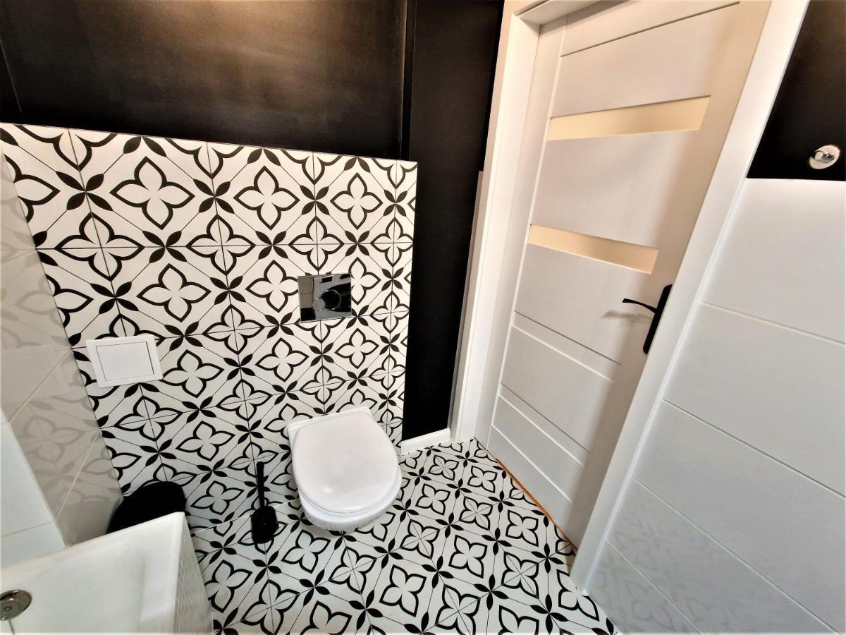 J&W Apartments Swietojanska Rooms Varsovie Extérieur photo