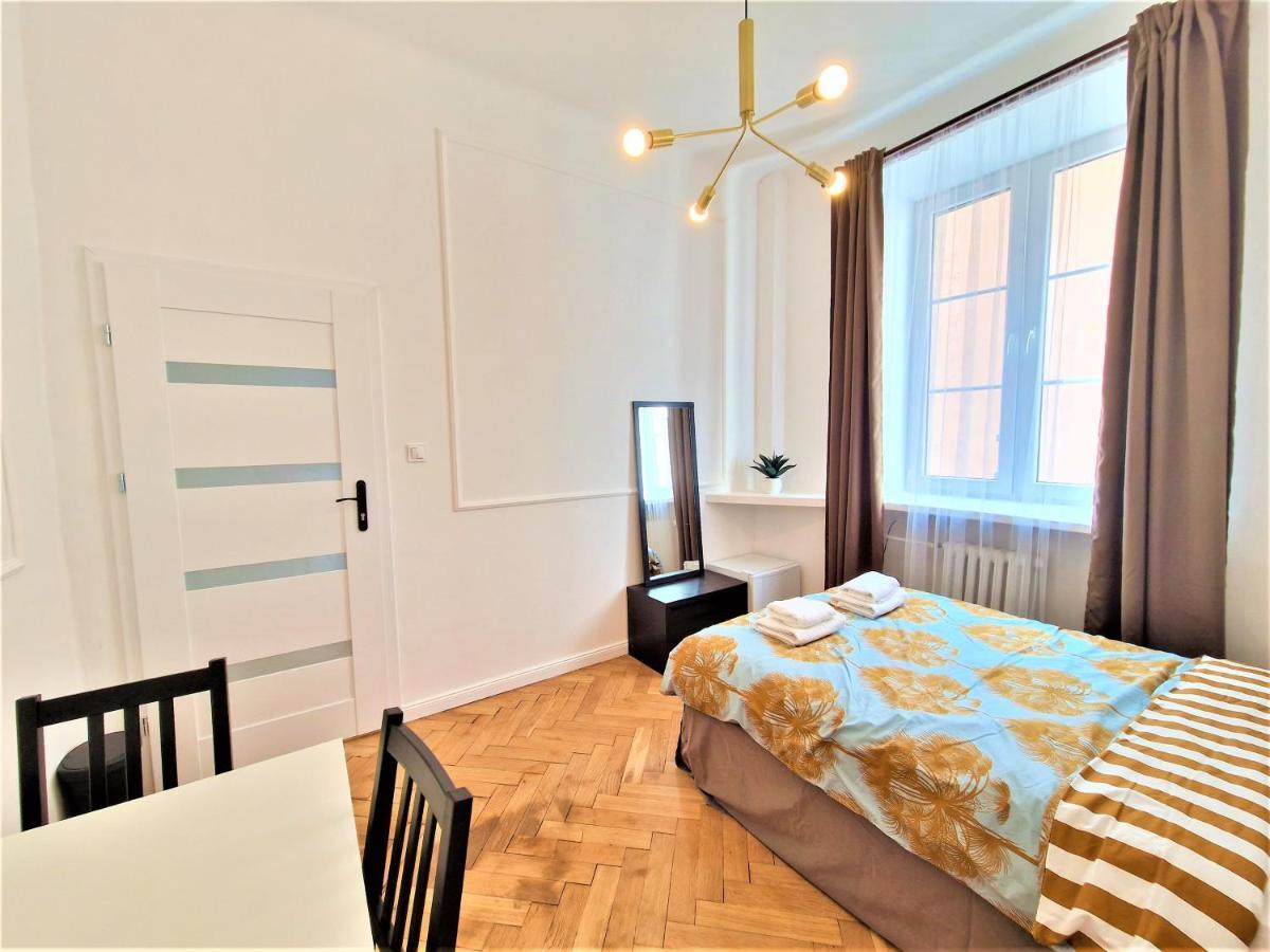 J&W Apartments Swietojanska Rooms Varsovie Extérieur photo
